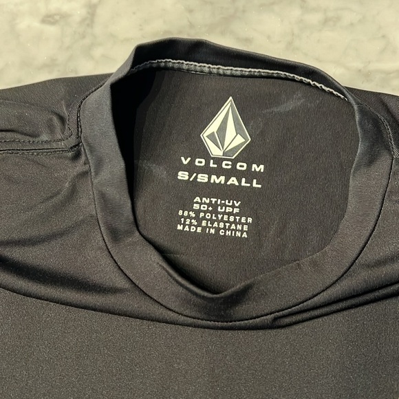 Volcom stone men’s rash guard UPF 50+. Small. Black white. - Picture 3 of 5